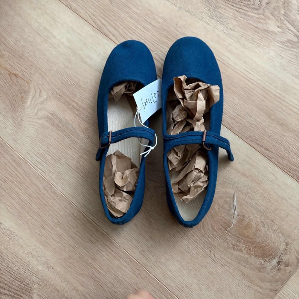 NWT Small Lot Co Indigo Mary Janes (8 but runs big) - Picture 4 of 5